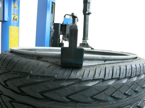 Atlas® Hands Free Clamp For Tire Changers
