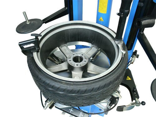 Atlas® Hands Free Clamp For Tire Changers